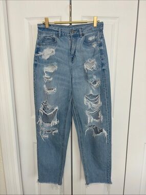 American Eagle Distressed Light Blue Relaxed Mom Jeans for Women